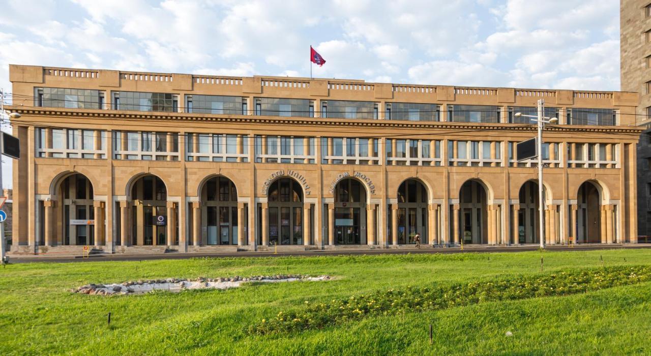 Moscow House Hotel Yerevan Bagian luar foto