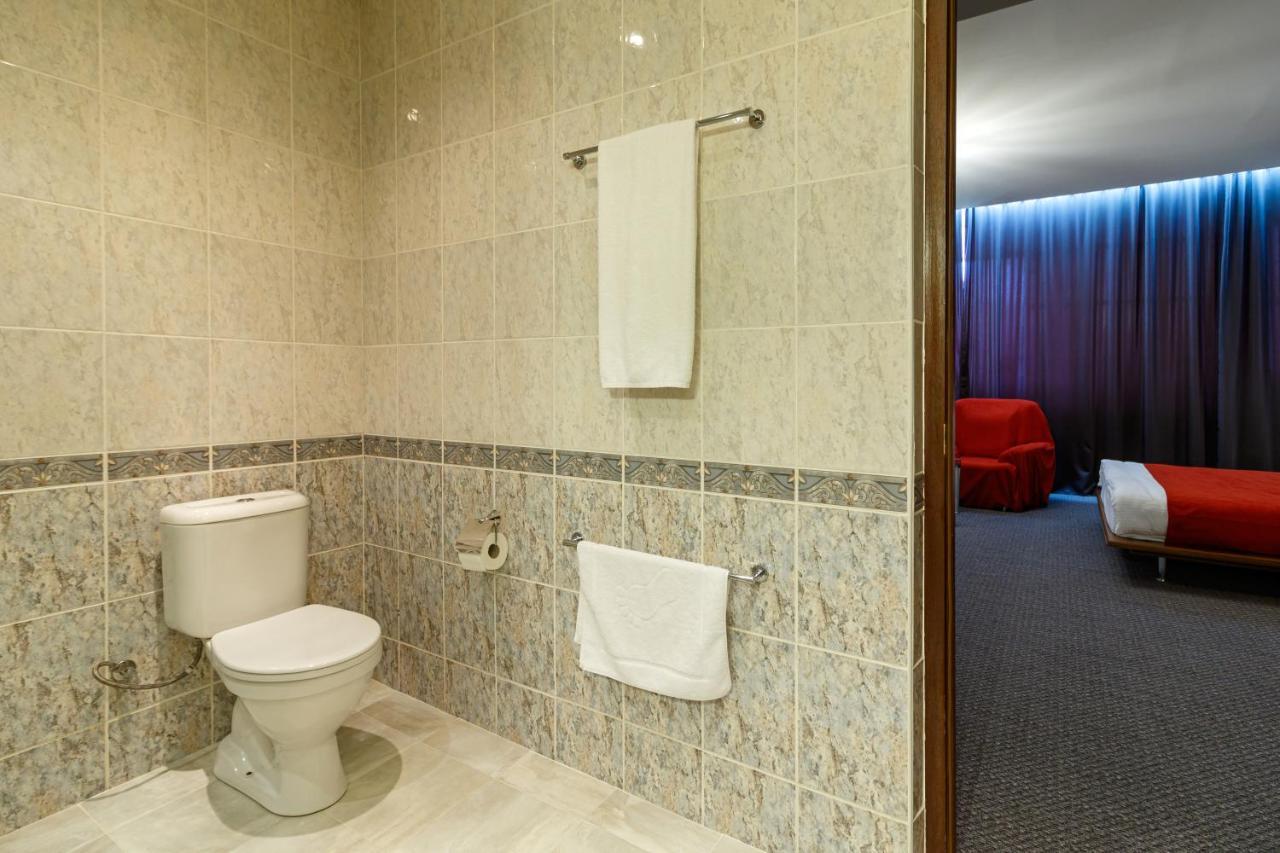 Moscow House Hotel Yerevan Bagian luar foto