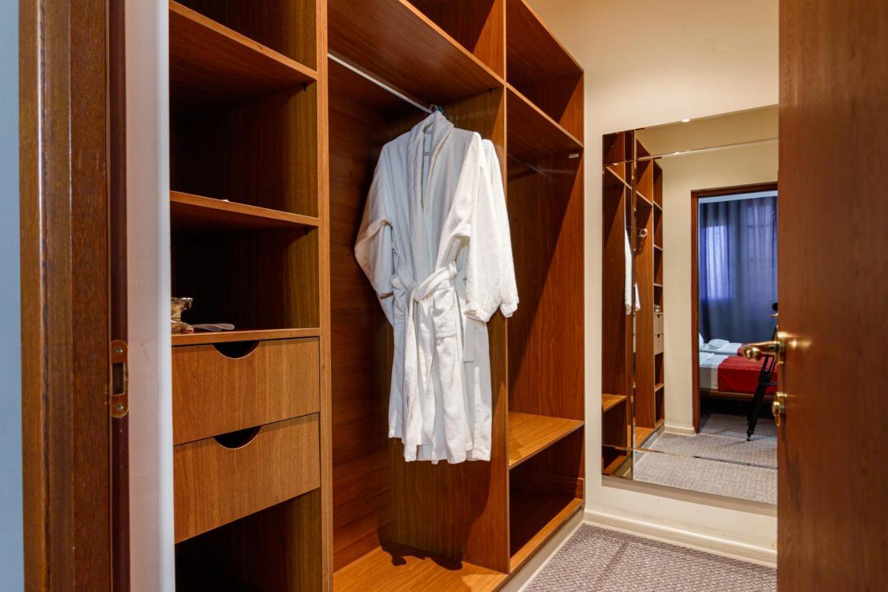 Moscow House Hotel Yerevan Bagian luar foto