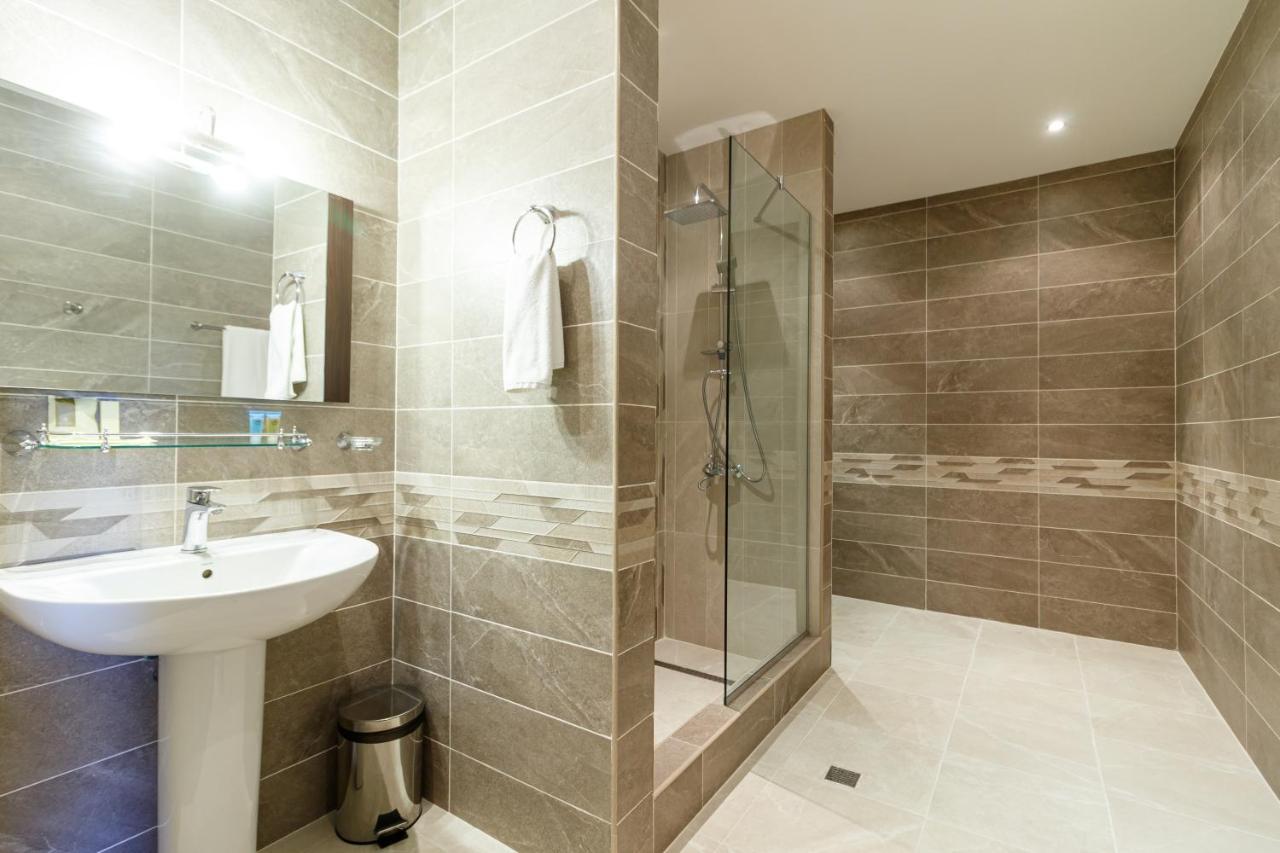 Moscow House Hotel Yerevan Bagian luar foto