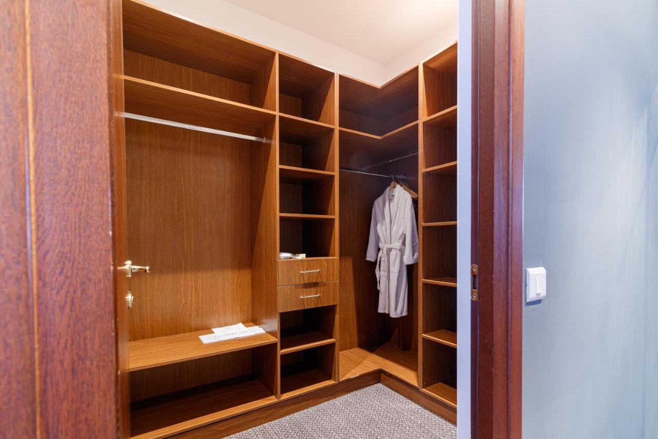 Moscow House Hotel Yerevan Bagian luar foto