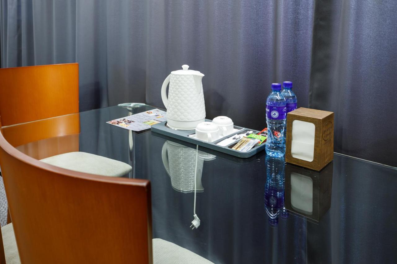Moscow House Hotel Yerevan Bagian luar foto