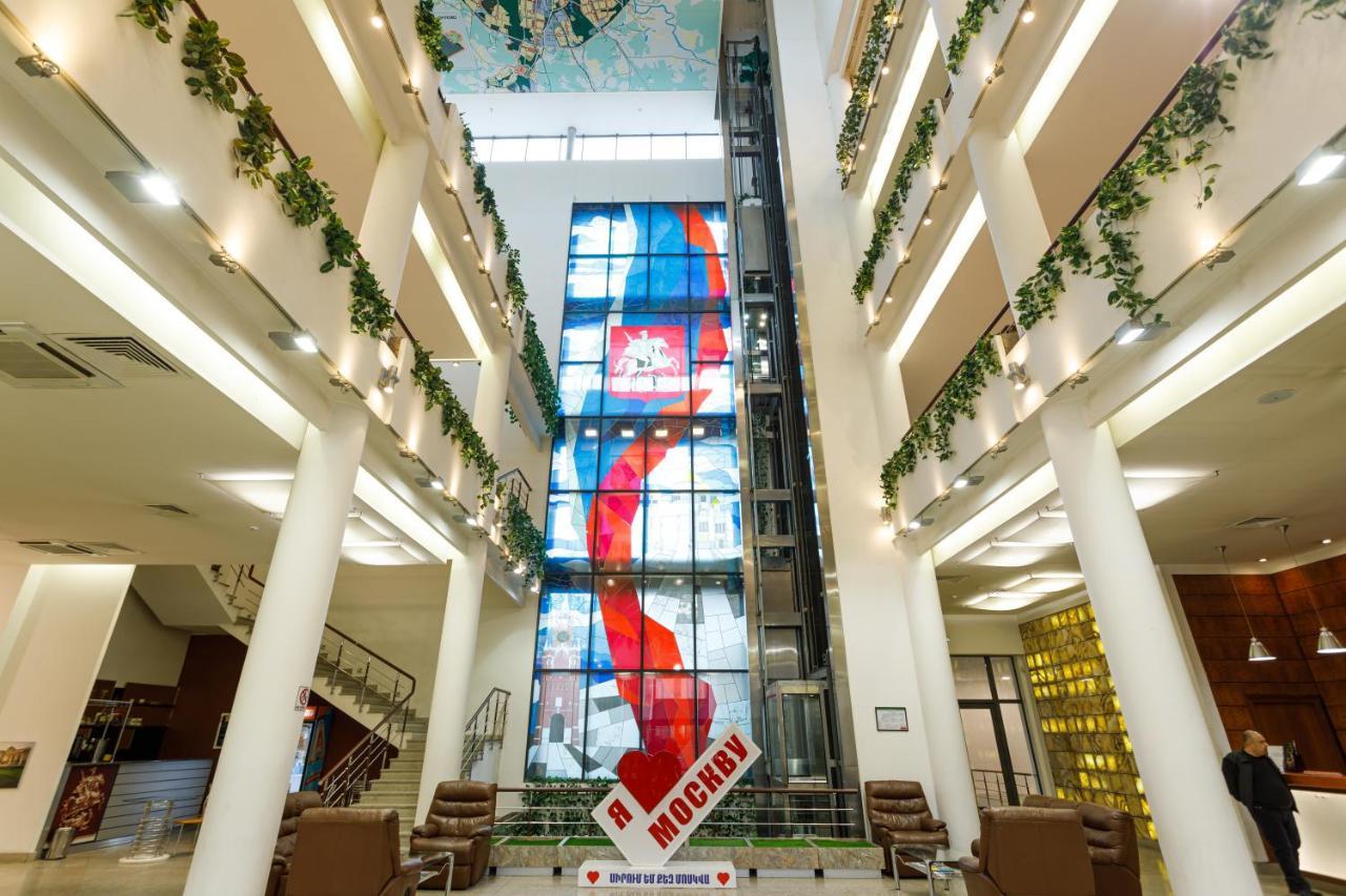 Moscow House Hotel Yerevan Bagian luar foto