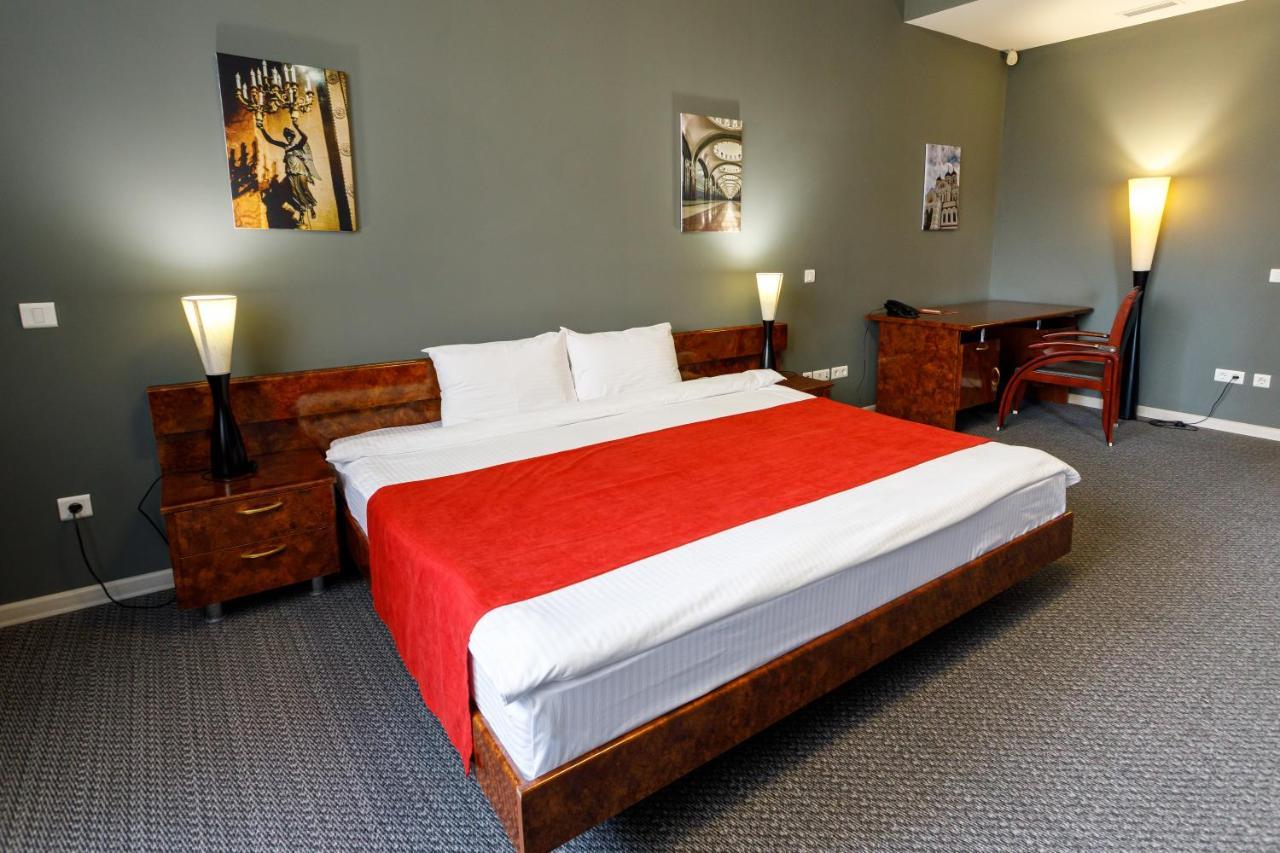 Moscow House Hotel Yerevan Bagian luar foto