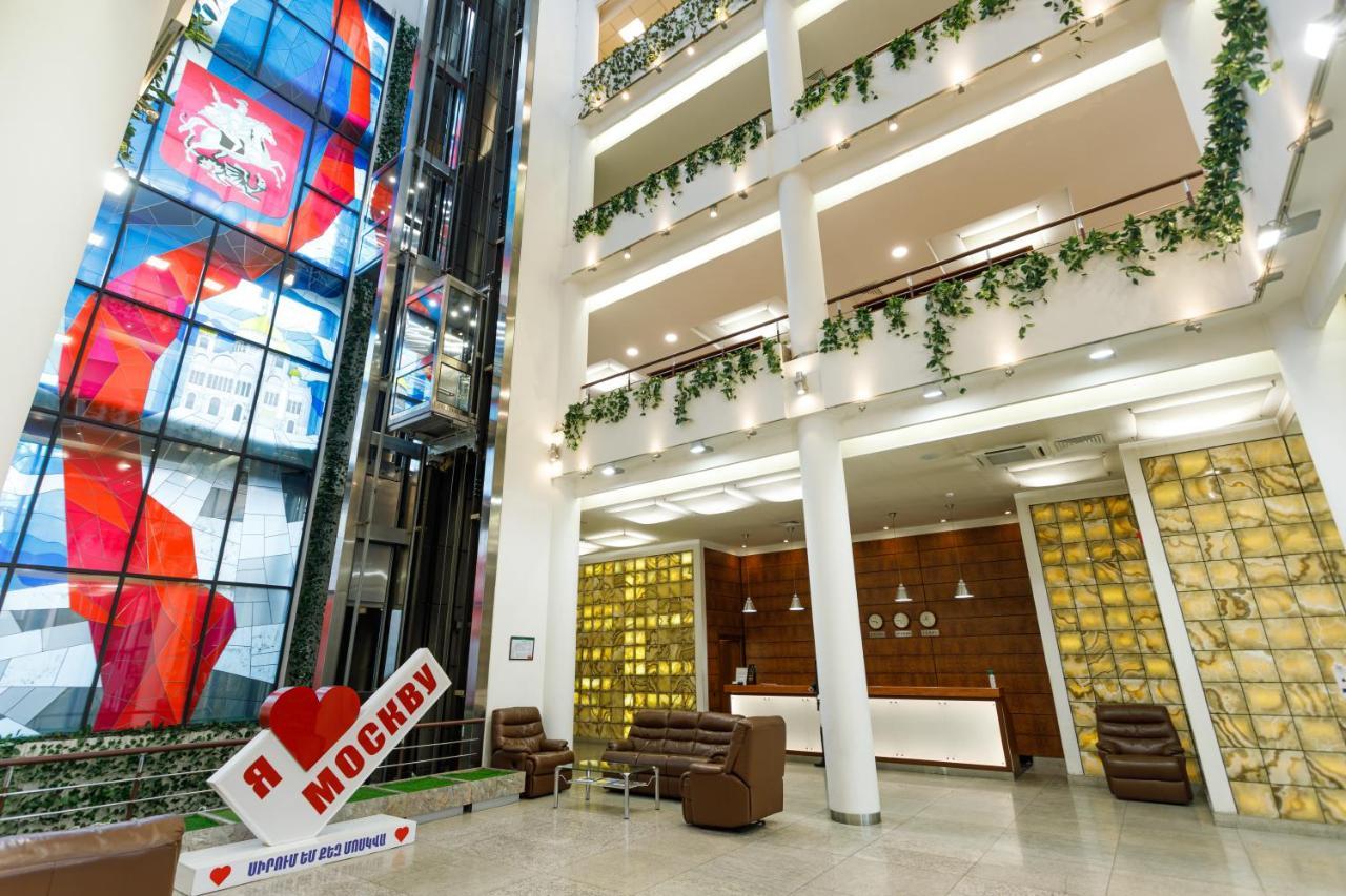 Moscow House Hotel Yerevan Bagian luar foto