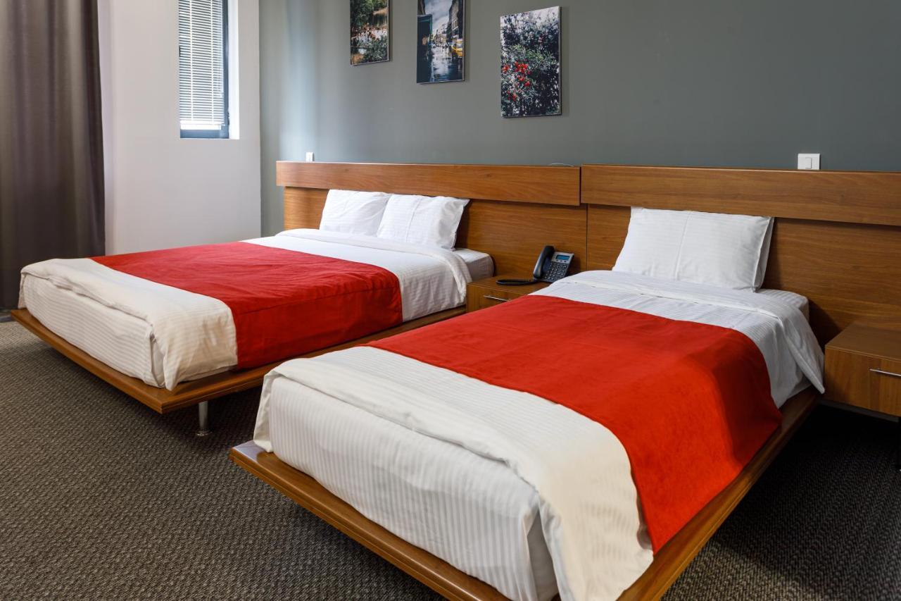 Moscow House Hotel Yerevan Bagian luar foto